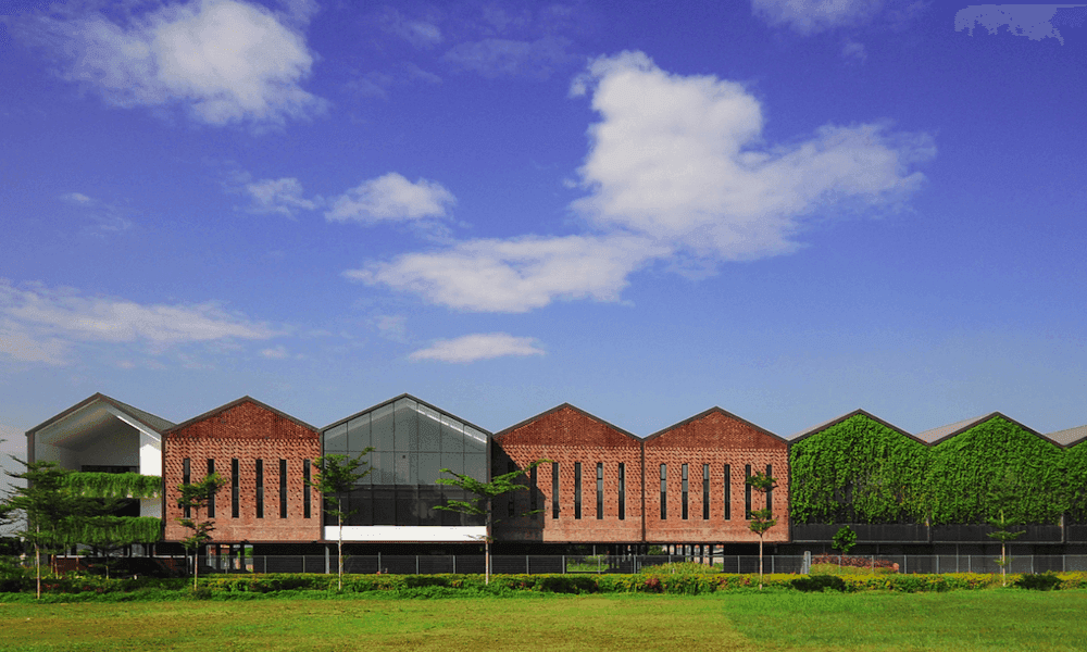 Des ruines transformées en bureaux... Le résultat est surprenant